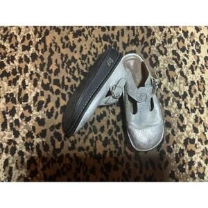 04 41 11 Shook Silver Mules